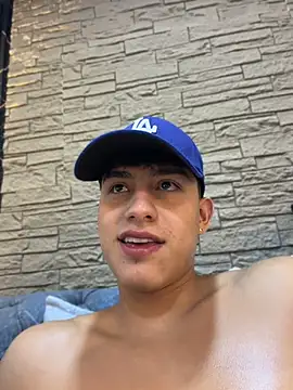 Lander_Cruz Live XXX-chat