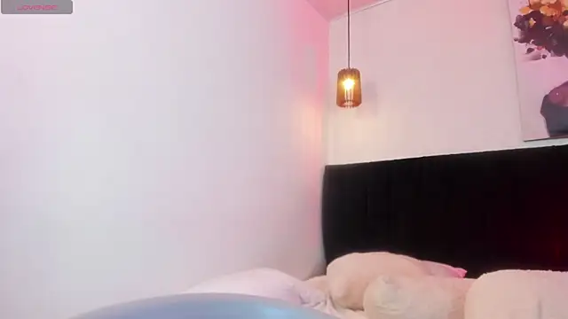 XXX chat uživo modela dolly_zoe