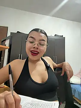 Adri_zu Live XXX-Chat