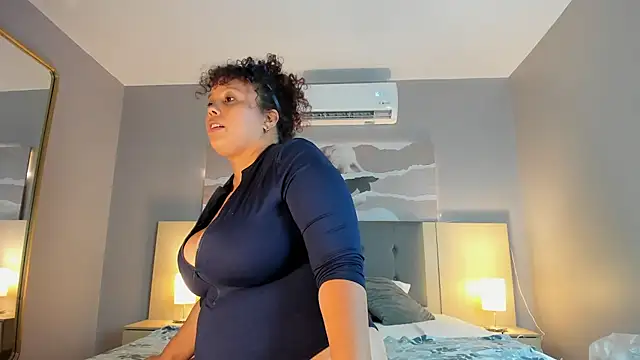 Chat XXX ao vivo de Zara_Holly_