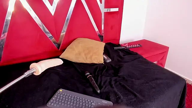 ambarglowasm's Live XXX Chat