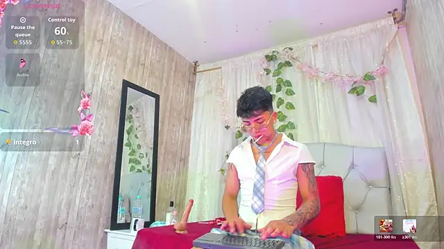  Онлайн чат XXX your_kitty_boy