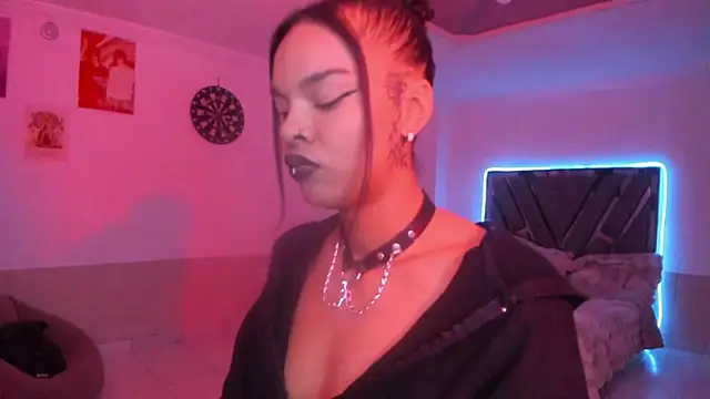 XXX chat uživo modela Mia__gates