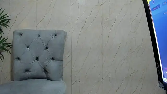 XXX chat uživo modela kingofnight7