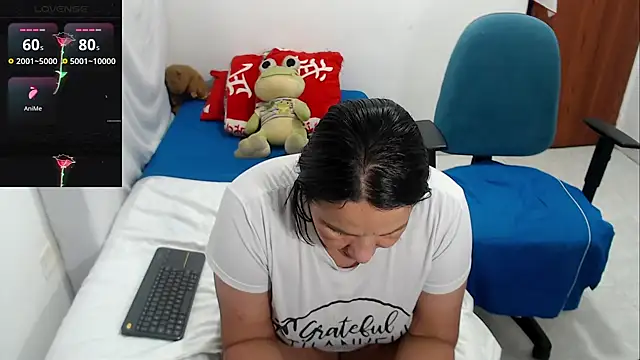 LAURA_Foxht লাইভ XXX চ্যাট