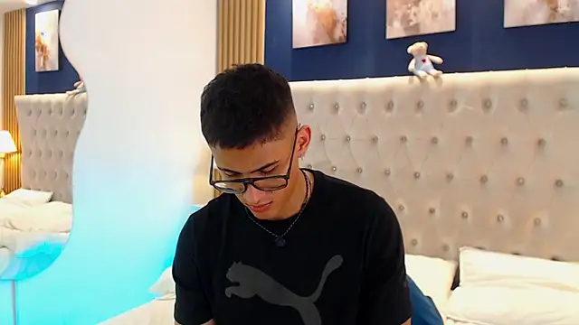 SalvadorFit Live XXX-chat