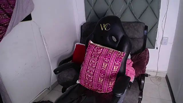 Chat XXX Live devika_kumar