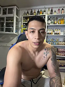 OliverWest04's Live XXX Chat