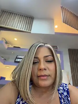 isabella_horney_'s Live XXX Chat