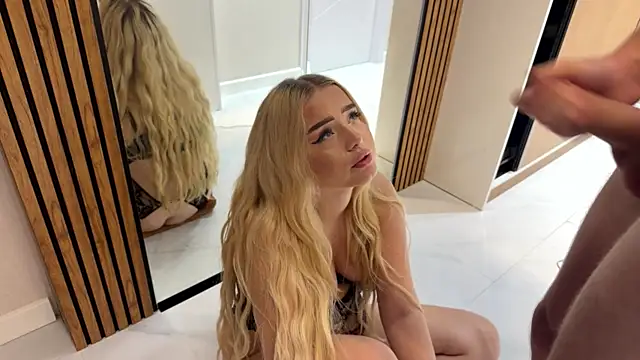 Blonde88888 – Live XXX-chat