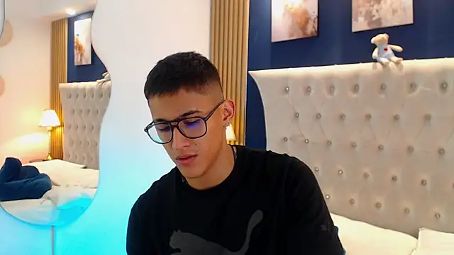 SalvadorFit's Live XXX Chat