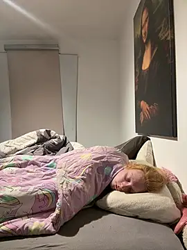 XXX chat uživo modela DouceMarine