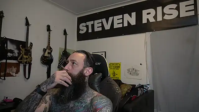 צ'אט XXX בשידור חי של StevenRiseNYC