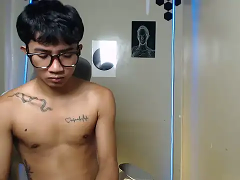 Pokazy przed kamerką – Ur_hottestjonny