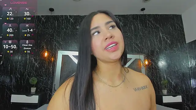 Sharon_Loveee élő XXX-chatje