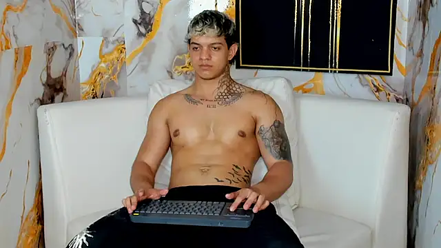 XXX chat uživo modela Noah__Browm