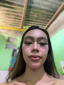 XXX chat uživo modela Innocent_yanixx69
