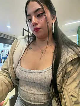 LilacNoir's Live XXX Chat