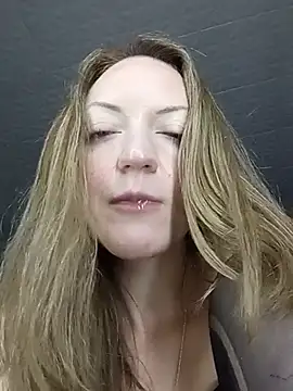 KattyLuuu Chat XXX live