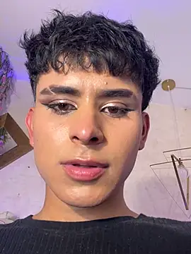 XXX chat uživo modela HungLatinoFemboy