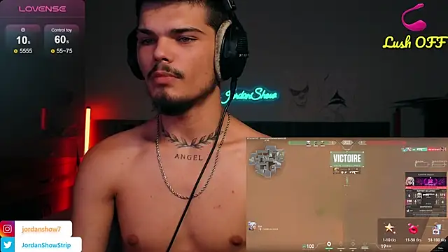 צ'אט XXX בשידור חי של JordanShow