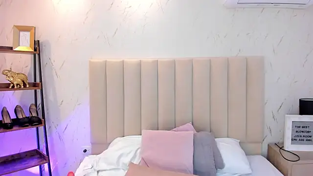 Chat +18 de ViolettaRousee_ ao vivo