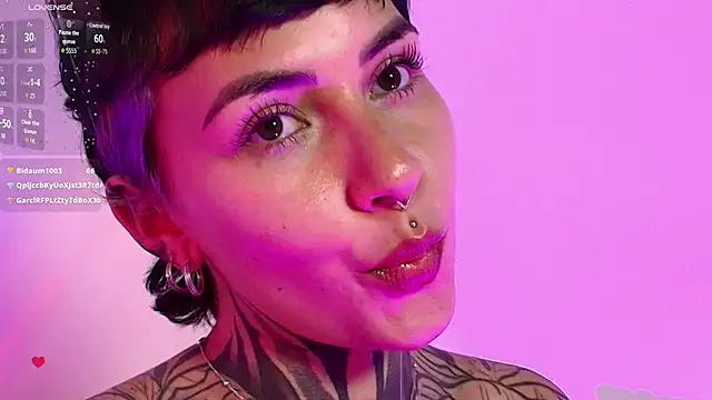 XXX chat uživo modela Luana_Fiore0