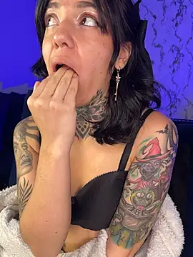 Lunai_gh's Live XXX Chat