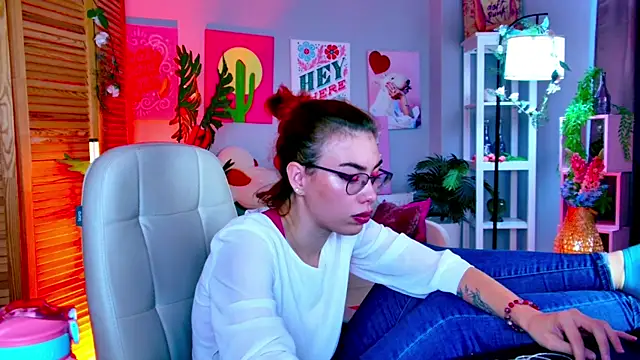 Chat XXX ao vivo de SeraphineDuskryn
