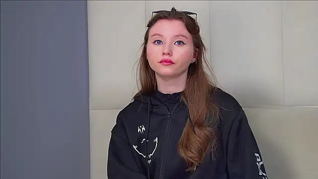 XXX chat uživo modela KeiraAsti