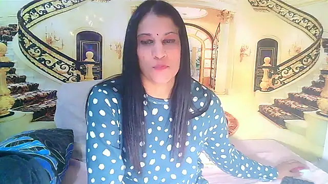 IndianSexcSmyle's Live XXX Chat