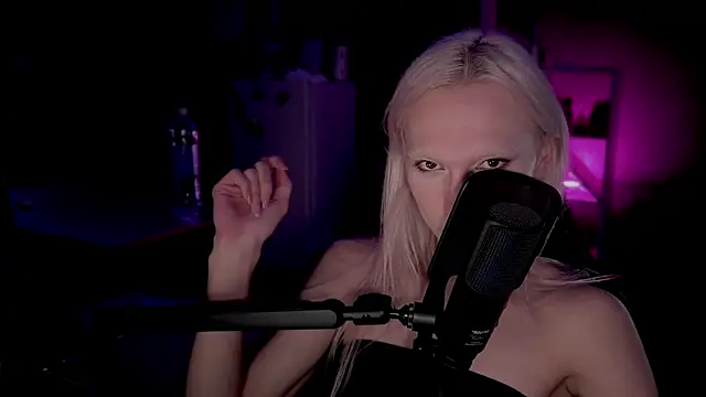 sindLy XXX чат на живо