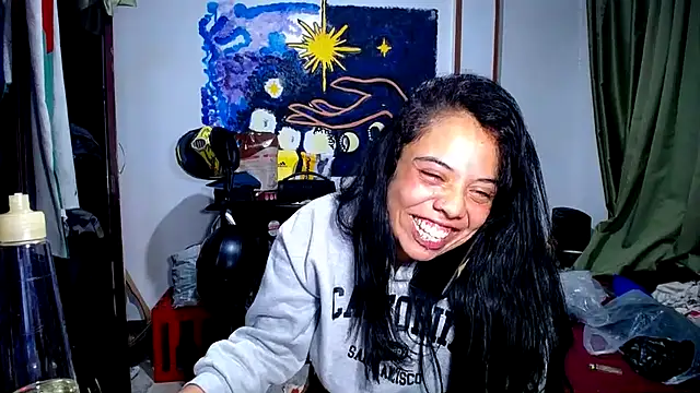 AmaraRoberts420 现场XXX聊天