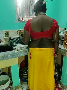 Desicouple1706 Show in webcam