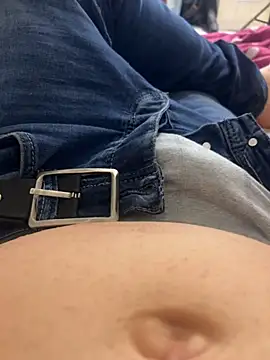 rjuanito973: διαδικτυακό σόου στην κάμερα