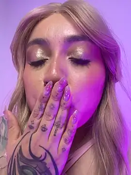 Онлайн чат XXX honeybelle_