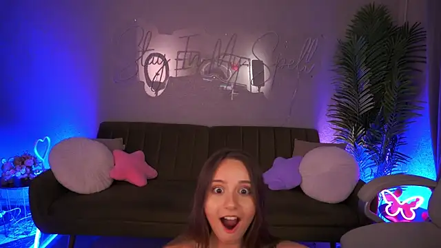 TinyNatalie Chat XXX in diretta