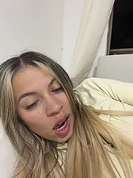 Mia_Rosee1 Obrolan Langsung XXX