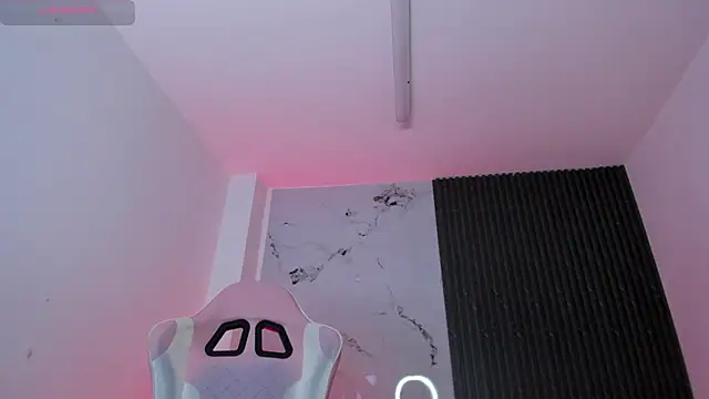 Chloemuaak's Live XXX Chat