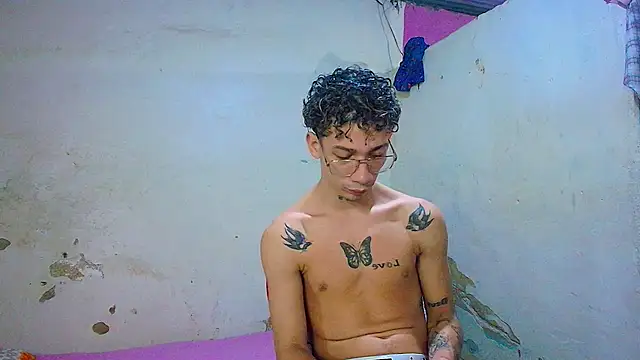mateodeamjo Adlı Modelin Canlı XXX Sohbeti