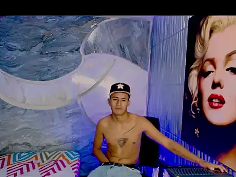 Chat XXX ao vivo de NIO_KLOUDS_