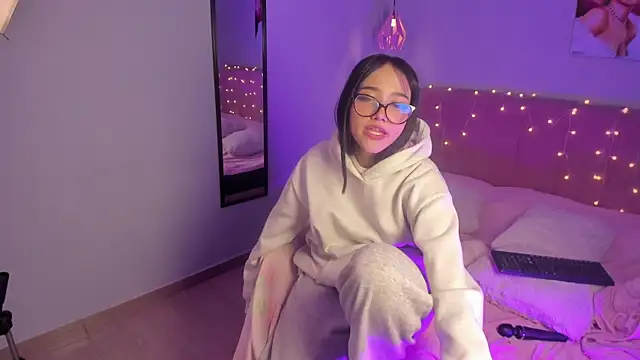 XXX chat uživo modela ela_petit