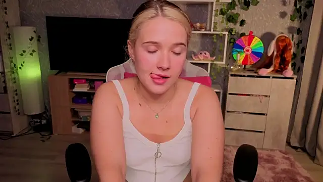 luna_cross' Live XXX Chat