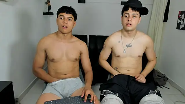 Santy_Stump élő XXX-chatje