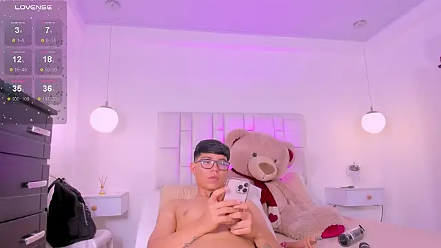 Czat XXX na żywo – CodyTwink