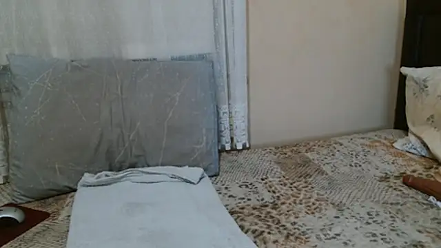 Aura_Baby Adlı Modelin Canlı XXX Sohbeti