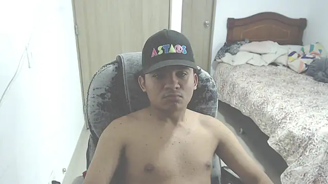 ThiagoHoyos live XXX chat