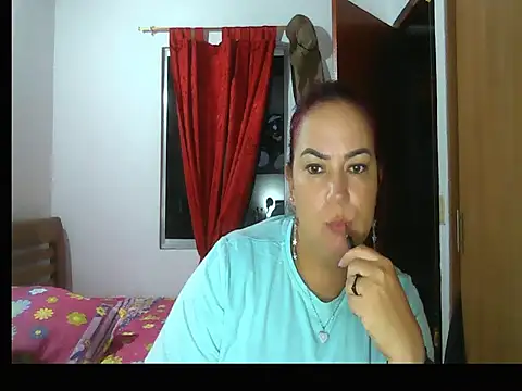 Ariel_691 élő XXX-chatje