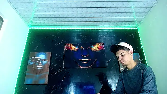 XXX chat uživo modela LuxeCouple