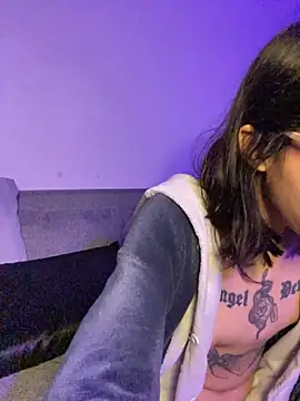 Poison_Ivy_29 Chat XXX in diretta